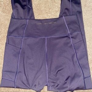 Victoria’s Secret Incredible Essential Legging